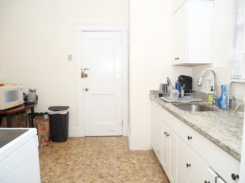 2 bed, 2 bath apartment for rent at 231 Saint Paul Unit 2, Brookline — photo 2 of 12