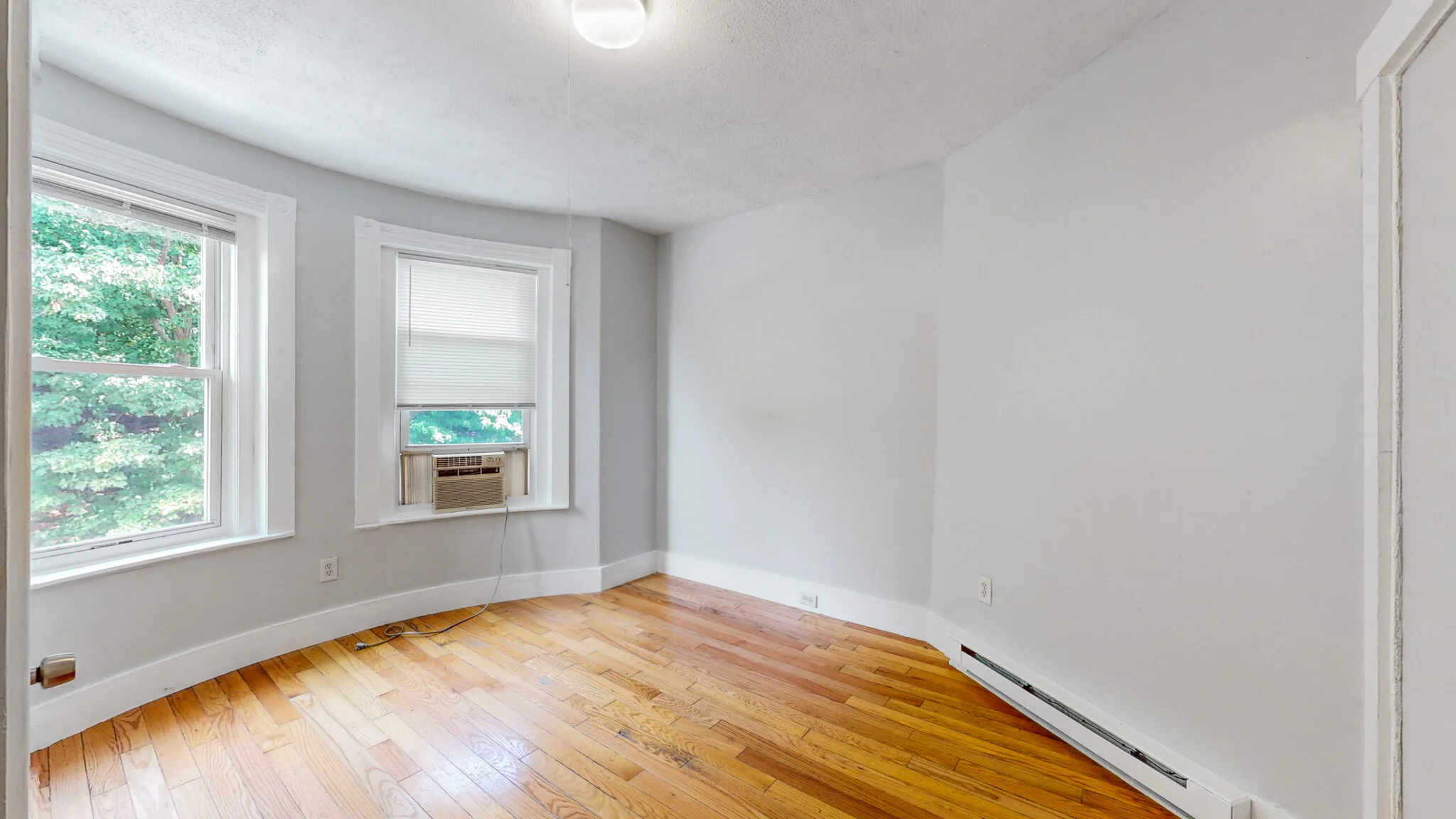 4 bed, 1 bath apartment for rent at 231 Washington St Unit 2, Dorchester — photo 4 of 25
