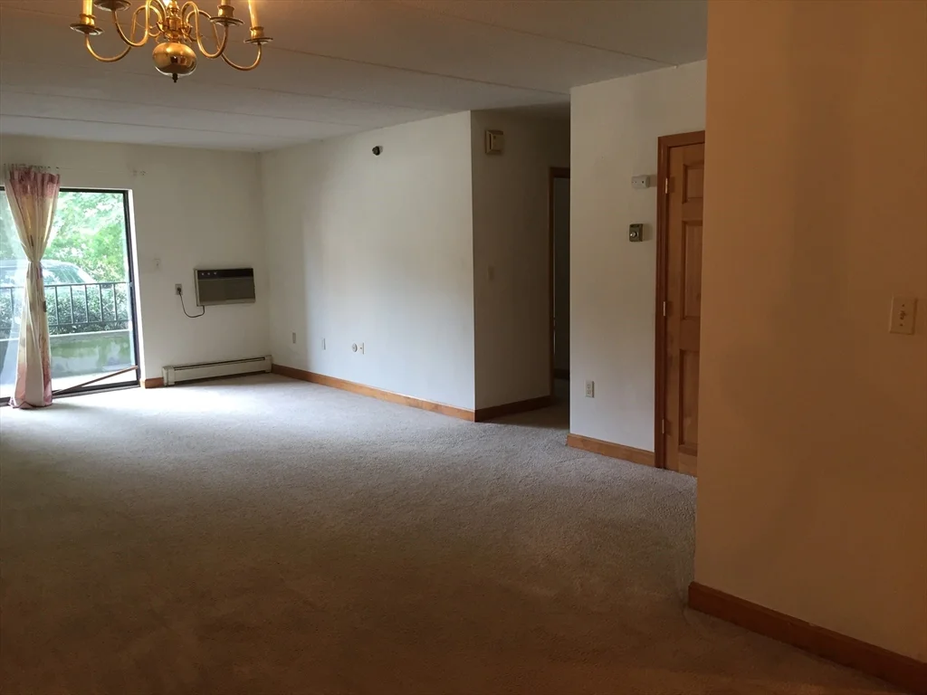 2 bed, 1 bath apartment for rent at 2310 Commonwealth Ave Unit 2-2, Auburndale — photo 3 of 5