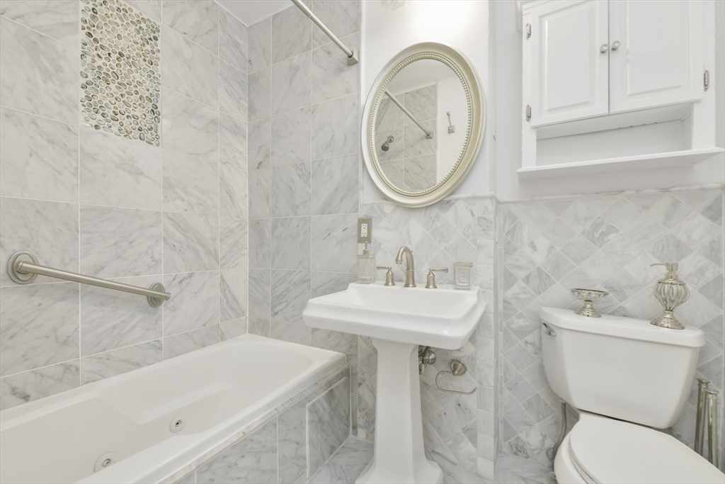 2 bed, 2 bath apartment for rent at 232 Beacon St Unit 4, Back Bay — photo 12 of 19