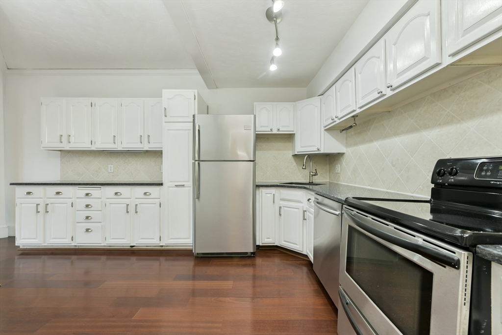 2 bed, 2 bath apartment for rent at 232 Beacon St Unit 4, Back Bay — photo 5 of 19