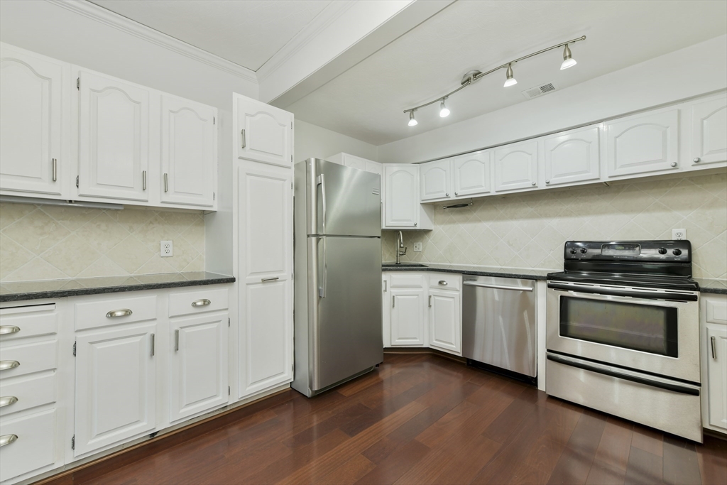 2 bed, 2 bath apartment for rent at 232 Beacon St Unit 4, Back Bay — photo 6 of 19