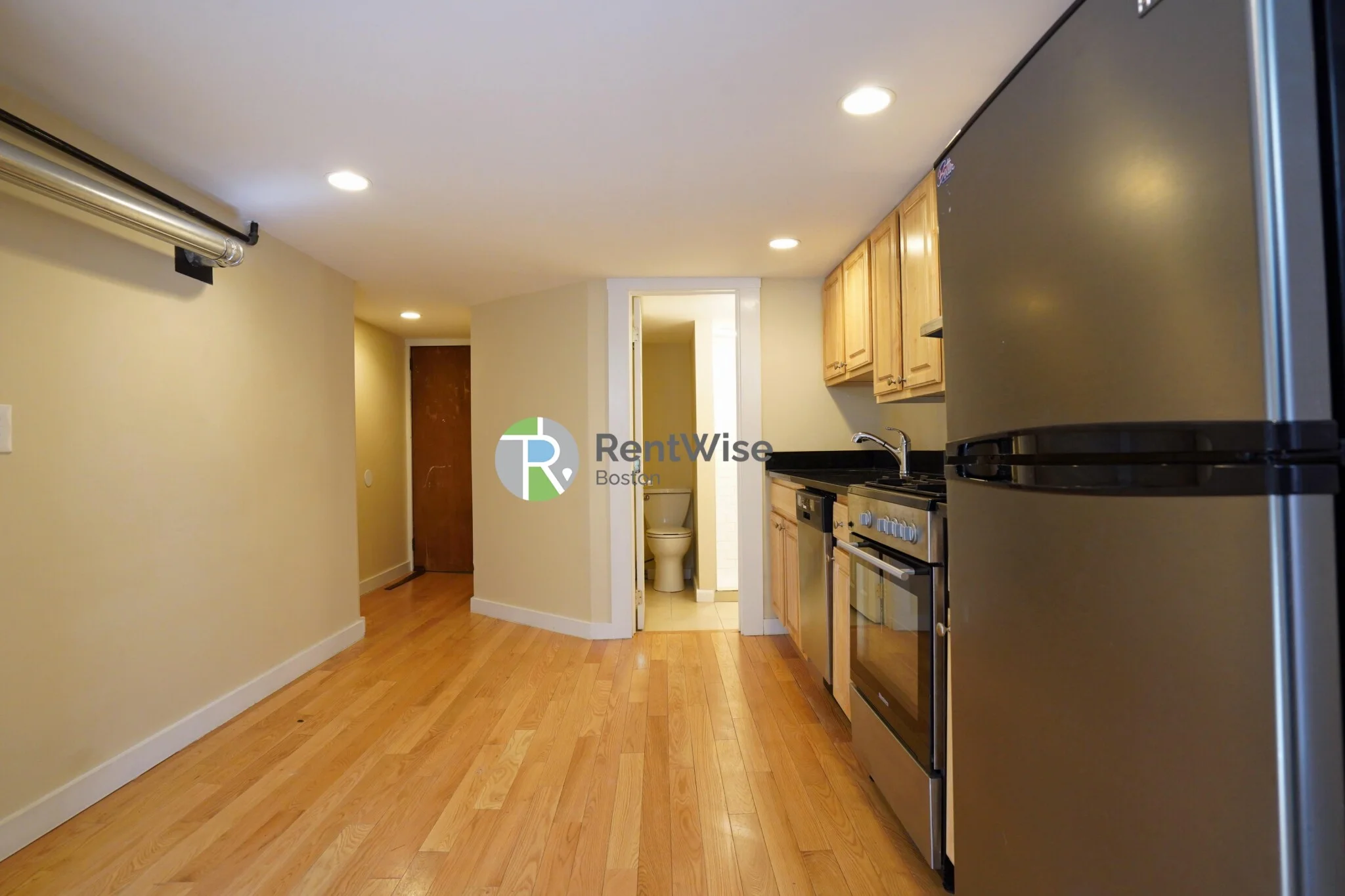 Studio bed, 1 bath apartment for rent at 232 Cambridge St Unit 3, Beacon Hill — photo 3 of 13