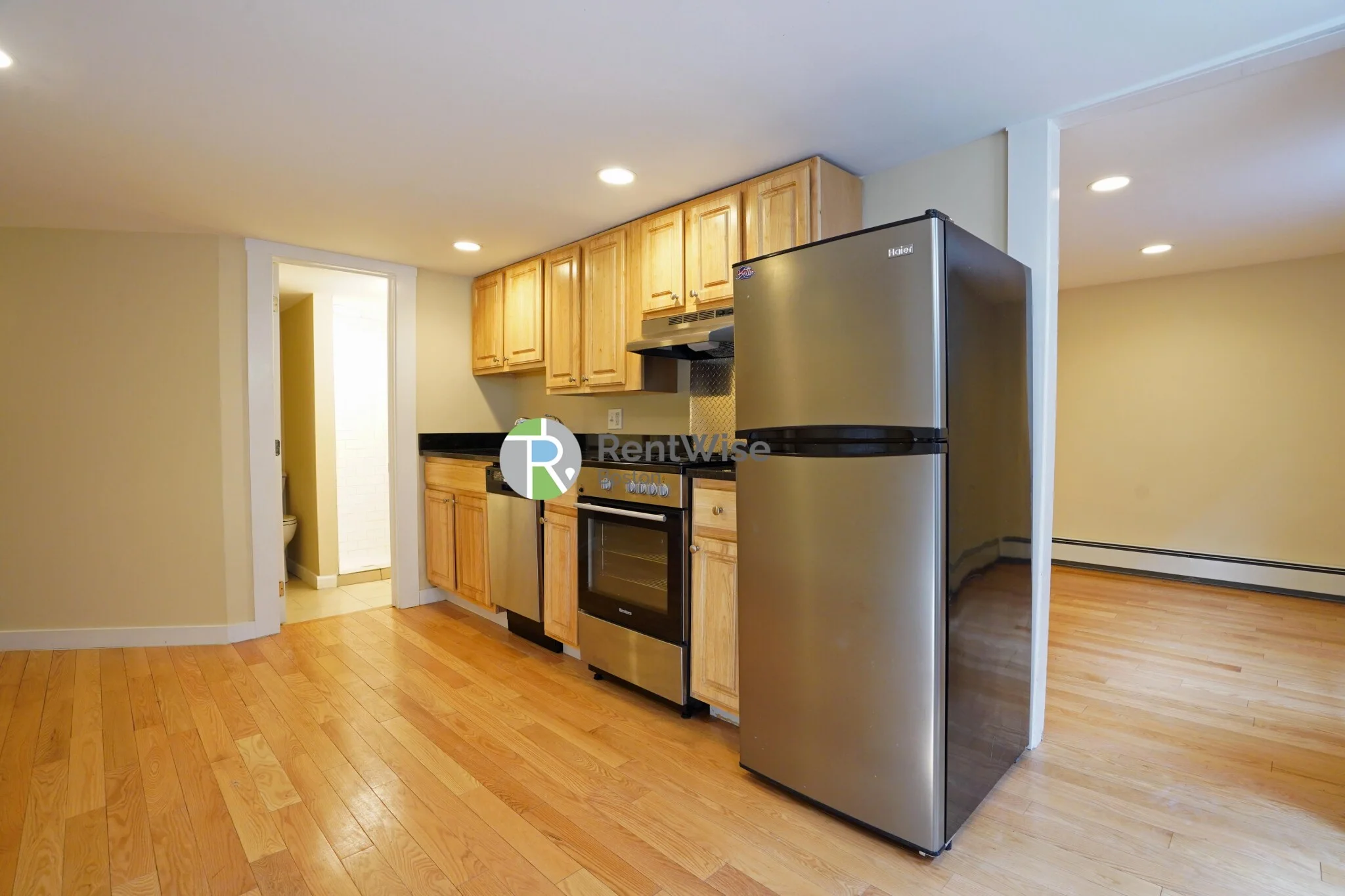Studio bed, 1 bath apartment for rent at 232 Cambridge St Unit 3, Beacon Hill — photo 4 of 13