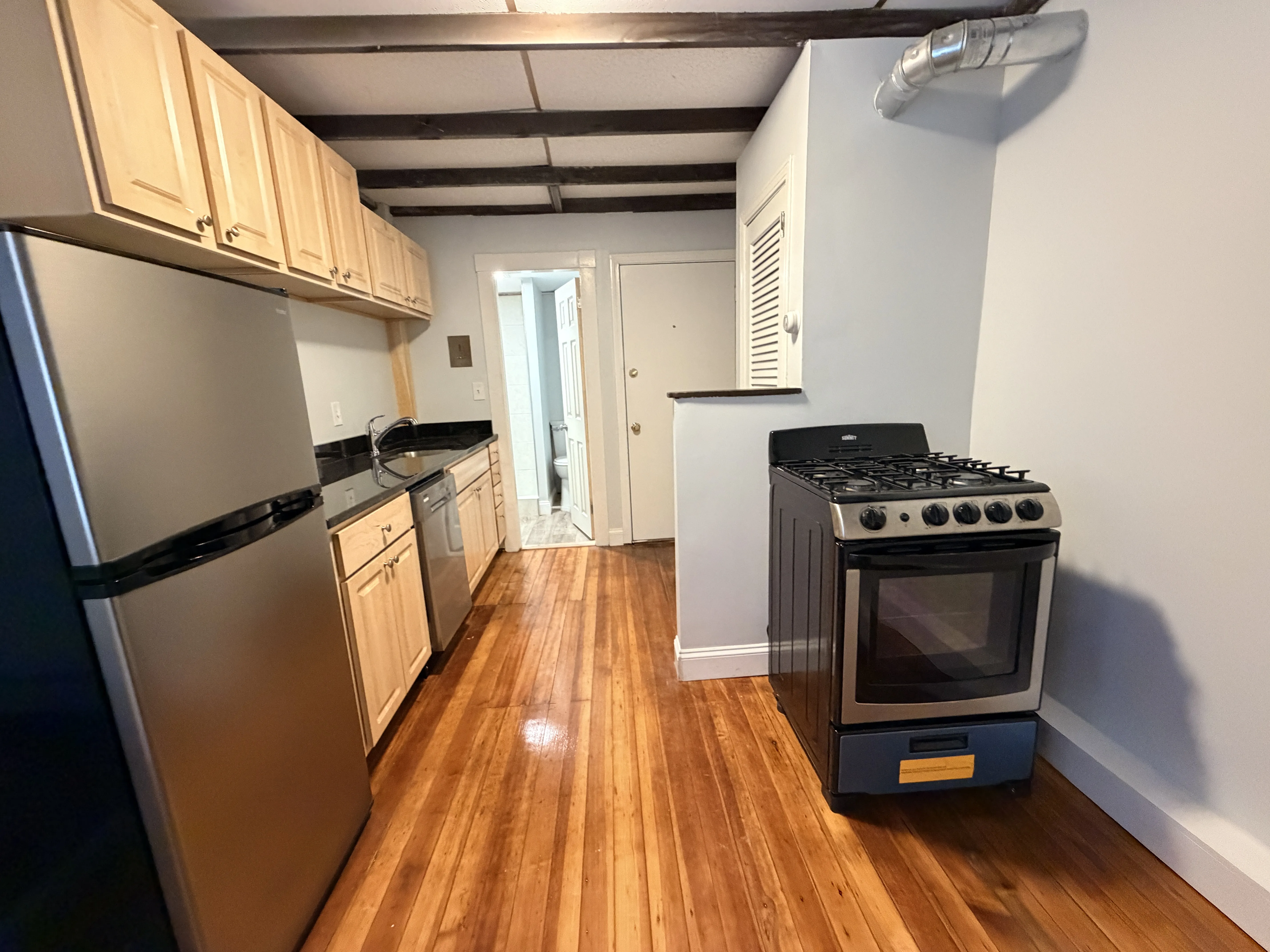 Studio bed, 1 bath apartment for rent at 232 Cambridge St Unit 4, Beacon Hill — photo 3 of 12