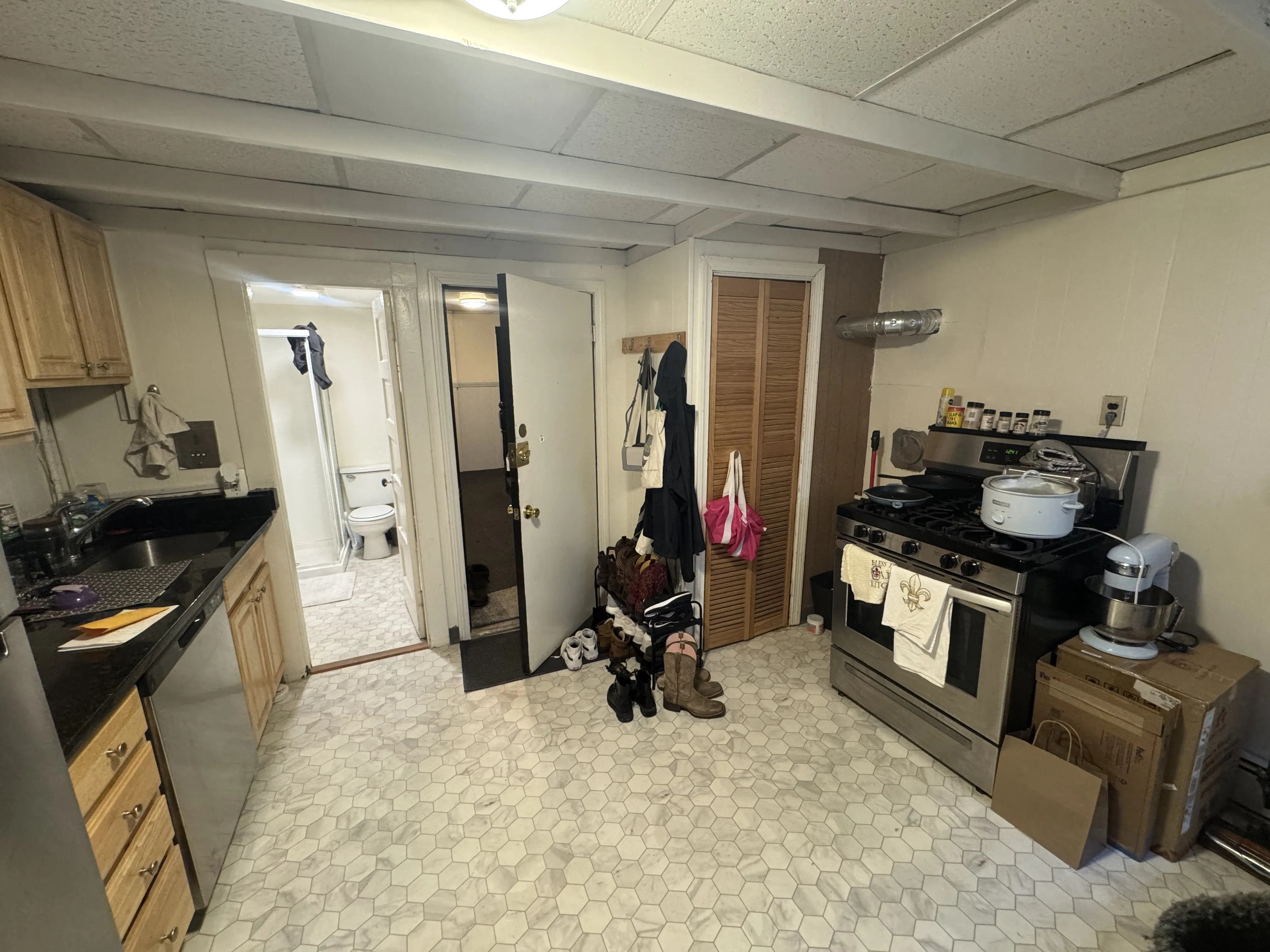 Studio bed, 1 bath apartment for rent at 232 Cambridge St Unit 8, Beacon Hill — photo 5 of 13