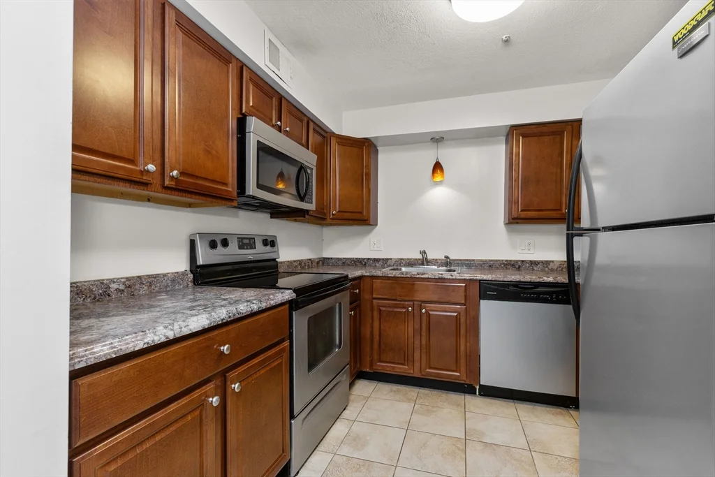 2 bed, 1 bath apartment for rent at 232 Canton Unit 108, Randolph — photo 3 of 17