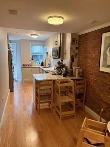 2 bed, 1 bath apartment for rent at 232 Commonwealth Unit 1, Back Bay — photo 10 of 17
