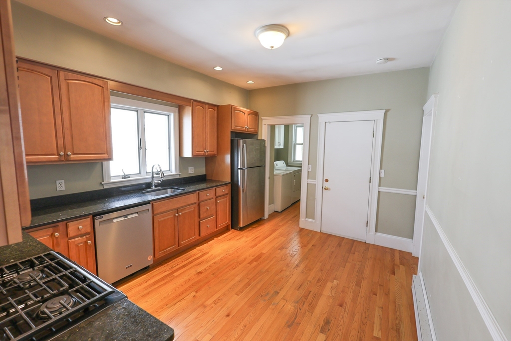 3 bed, 1 bath apartment for rent at 232 Fellsway West Unit 3, North Medford — photo 1 of 24