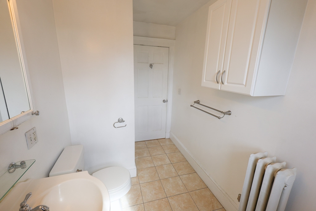 3 bed, 1 bath apartment for rent at 232 Fellsway West Unit 3, North Medford — photo 15 of 24