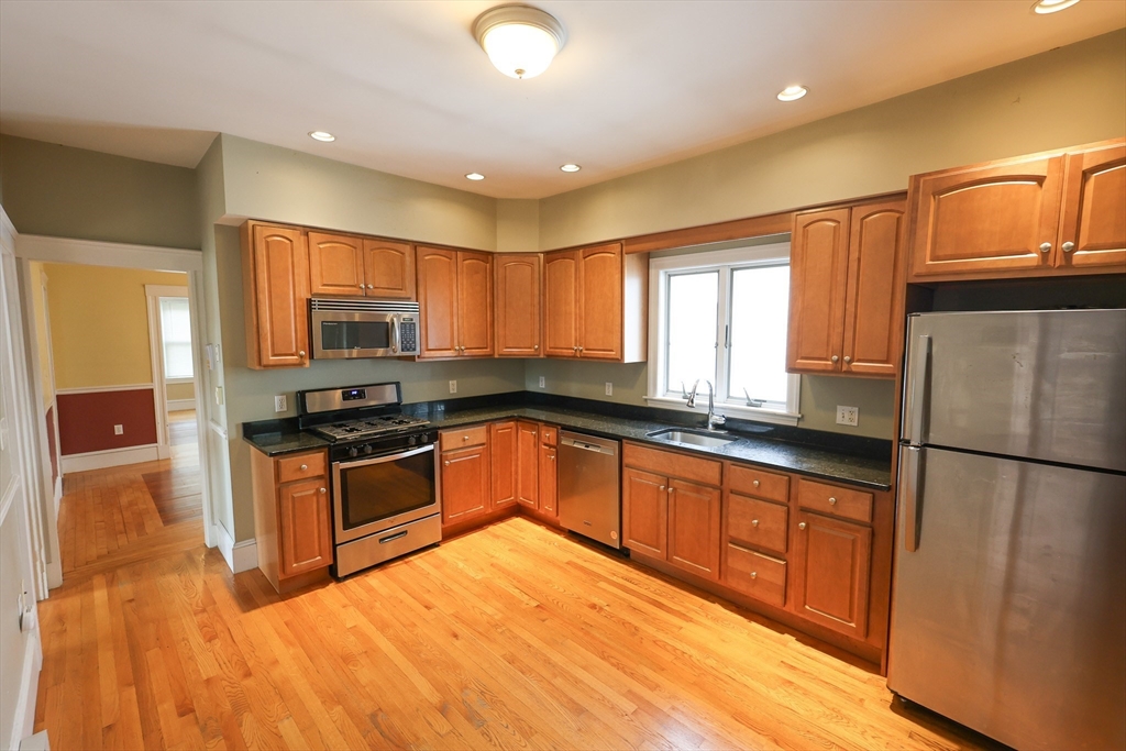 3 bed, 1 bath apartment for rent at 232 Fellsway West Unit 3, North Medford — photo 4 of 24