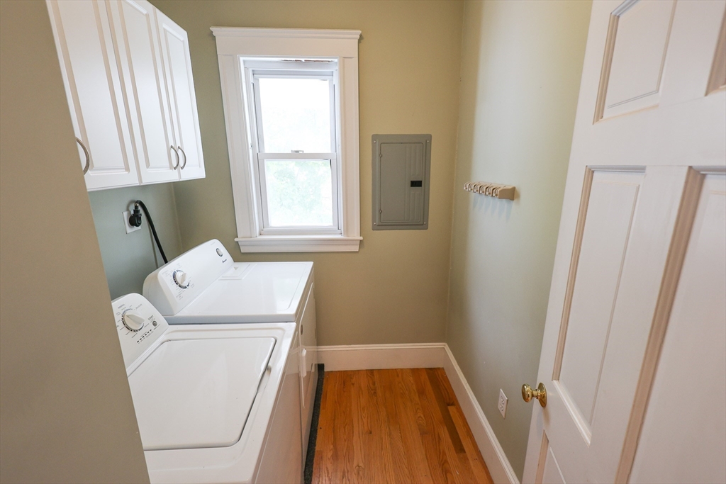 3 bed, 1 bath apartment for rent at 232 Fellsway West Unit 3, North Medford — photo 2 of 24