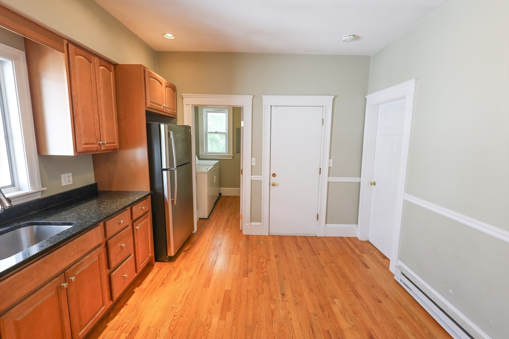 3 bed, 1 bath apartment for rent at 232 Fellsway West Unit 3, North Medford — photo 3 of 24