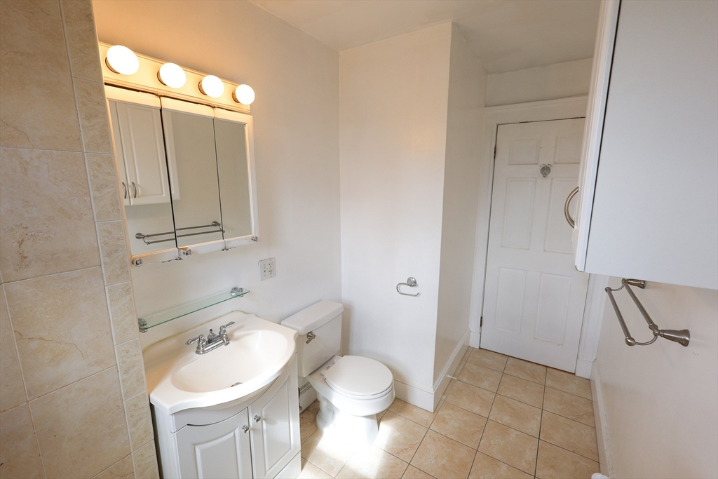 3 bed, 1 bath apartment for rent at 232 Fellsway West Unit 3, North Medford — photo 14 of 24