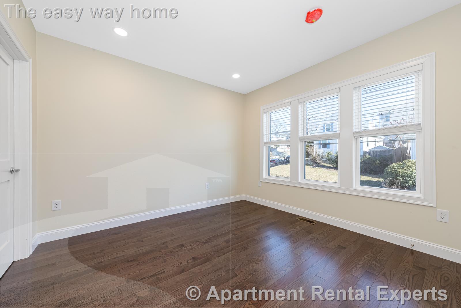 7 bed, 4+ bath apartment for rent at 232 Fulton St, Medford Square — photo 11 of 34