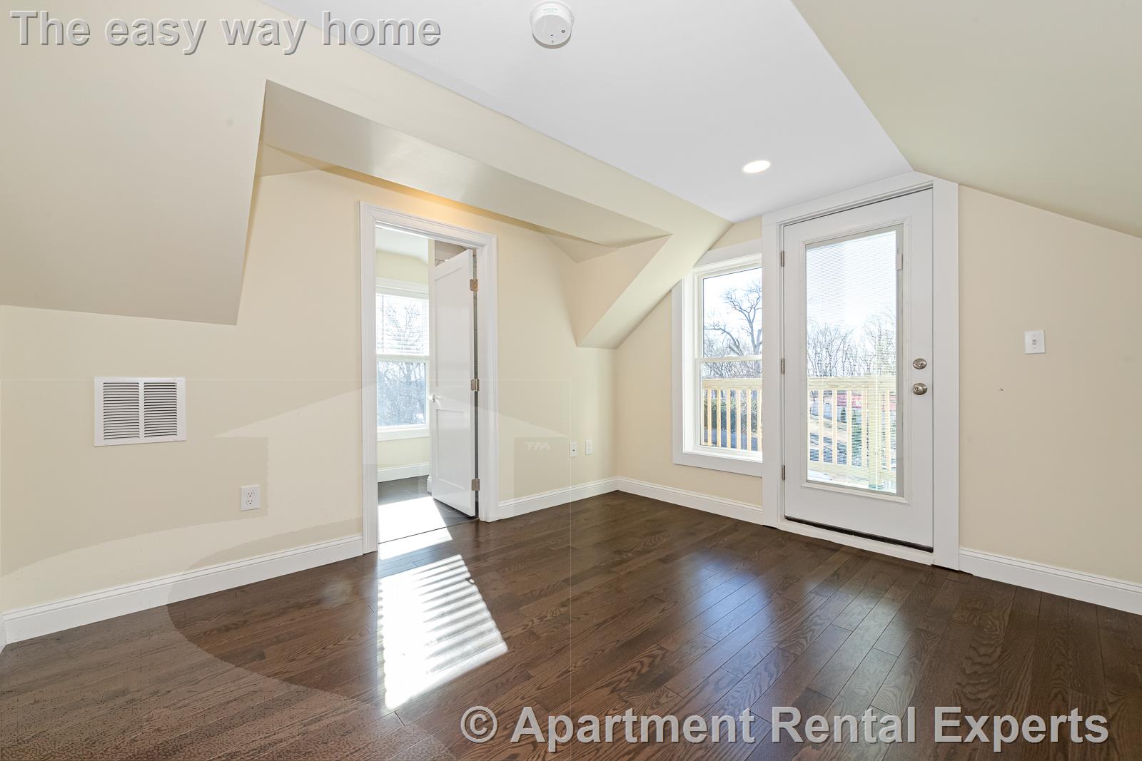 7 bed, 4+ bath apartment for rent at 232 Fulton St, Medford Square — photo 32 of 34