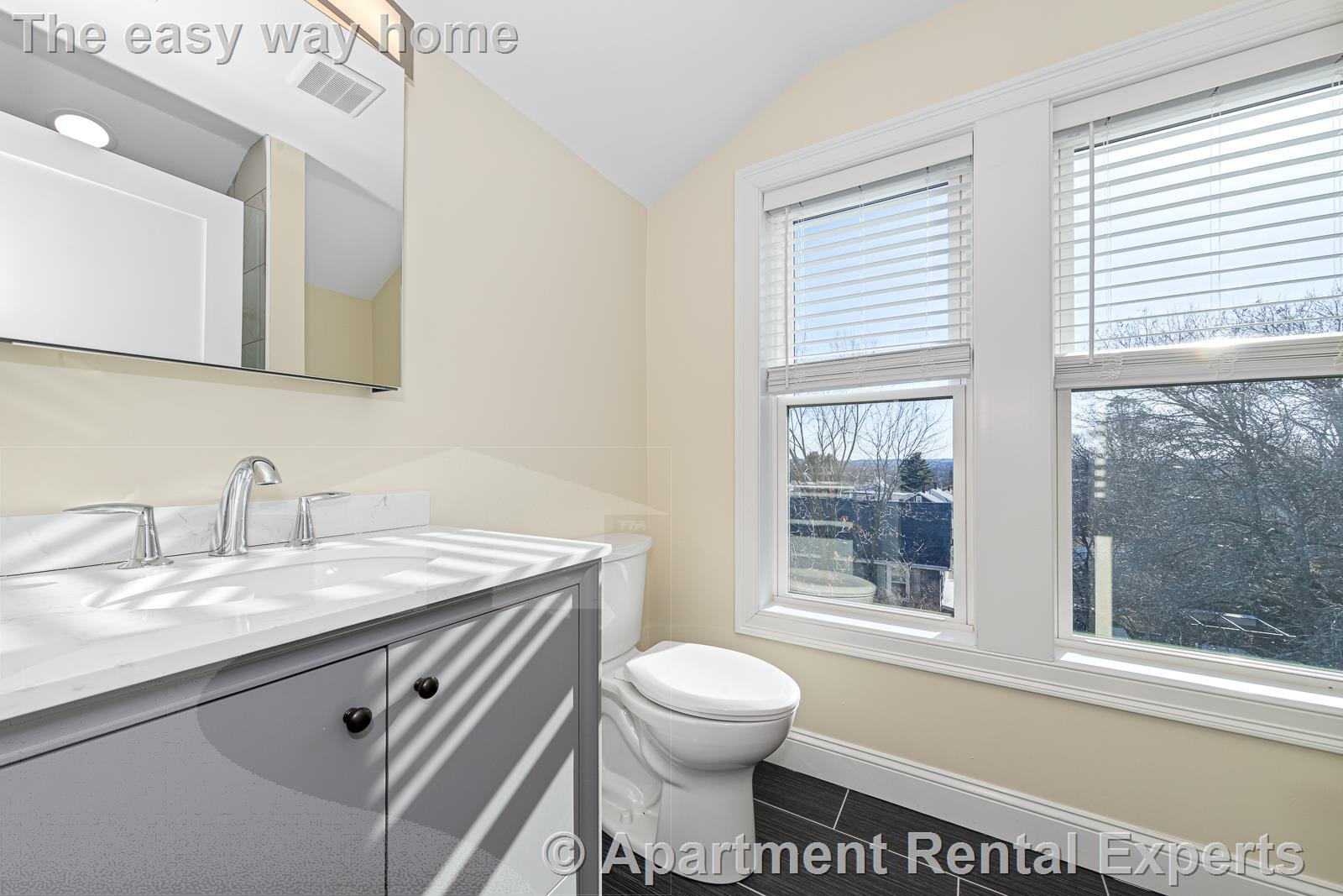 7 bed, 4+ bath apartment for rent at 232 Fulton St, Medford Square — photo 33 of 34