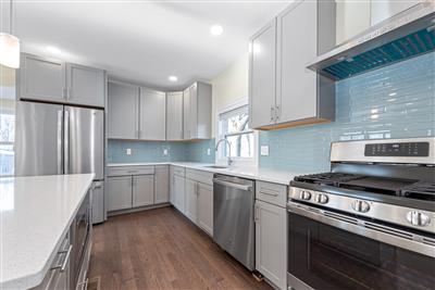 7 bed, 6 bath apartment for rent at 232 Fulton St Unit 2, Medford — photo 17 of 34