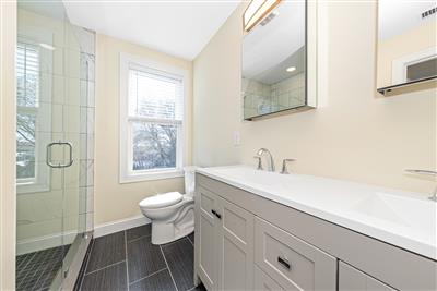 7 bed, 6 bath apartment for rent at 232 Fulton St Unit 2, Medford — photo 23 of 34