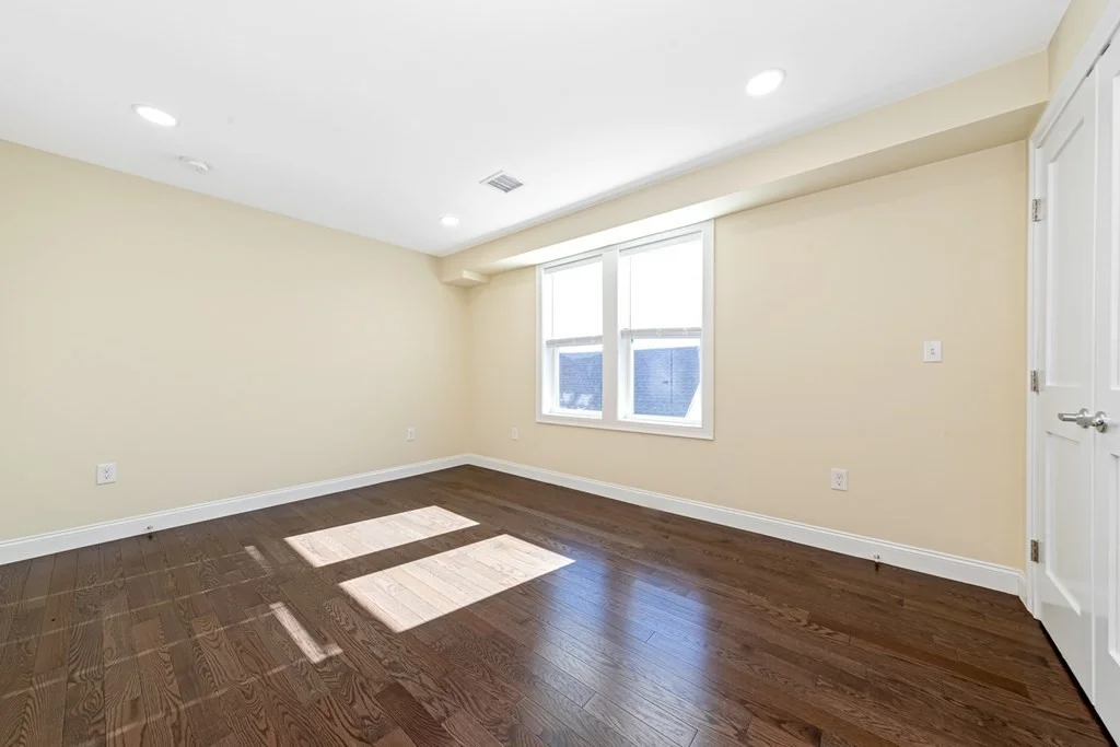 7 bed, 4+ bath apartment for rent at 232 Fulton St Unit 232, Medford — photo 14 of 26