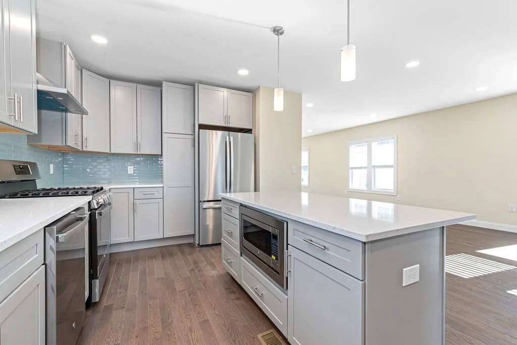 7 bed, 4+ bath apartment for rent at 232 Fulton St Unit 232, Medford — photo 11 of 26