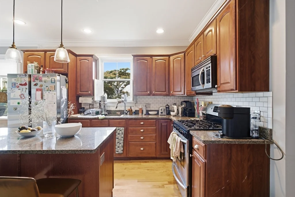 3 bed, 2 bath apartment for rent at 232 Gold St Unit 1, South Boston — photo 4 of 19