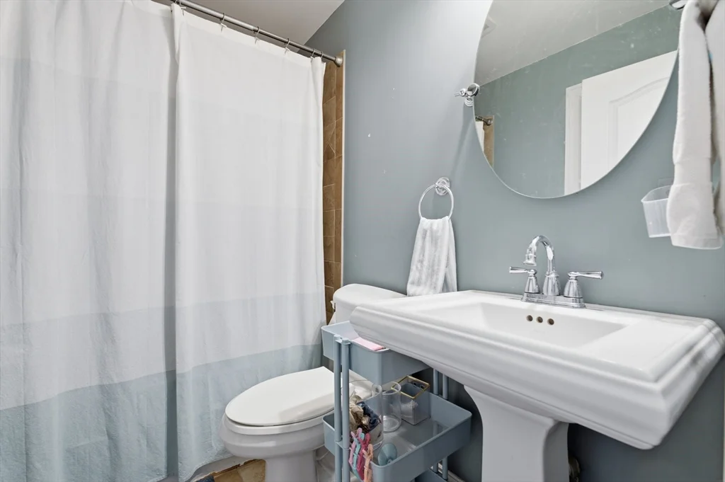 3 bed, 2 bath apartment for rent at 232 Gold St Unit 1, South Boston — photo 17 of 19
