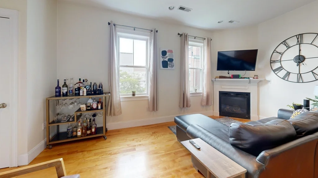 2 bed, 1 bath apartment for rent at 232 Gold St Unit 2, South Boston — photo 3 of 17