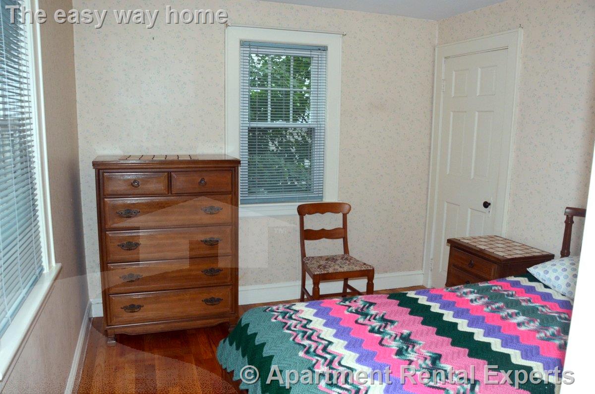3 bed, 1 bath apartment for rent at 232 Main St, Tufts — photo 15 of 24