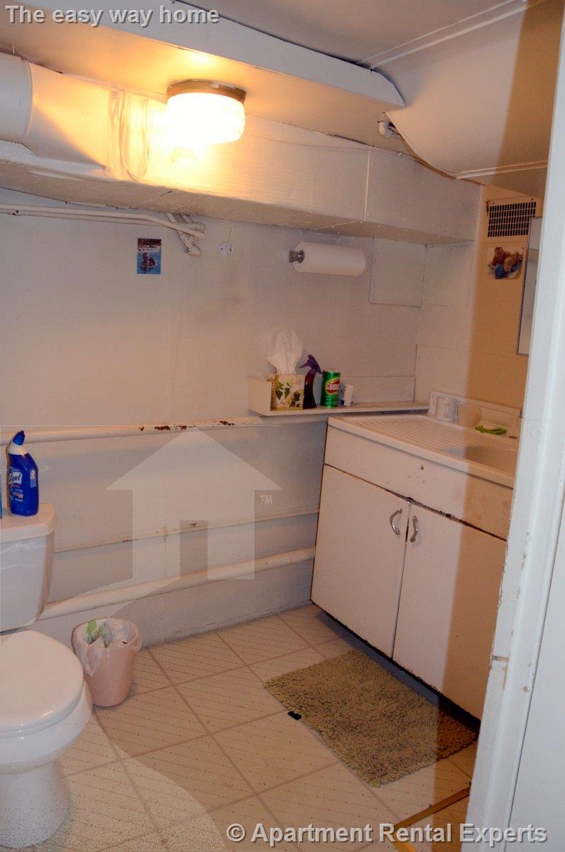 3 bed, 1 bath apartment for rent at 232 Main St, Tufts — photo 13 of 24
