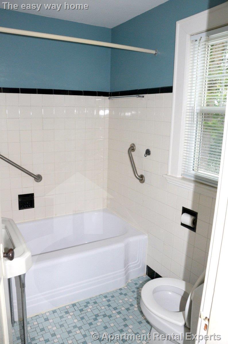 3 bed, 1 bath apartment for rent at 232 Main St, Tufts — photo 16 of 24