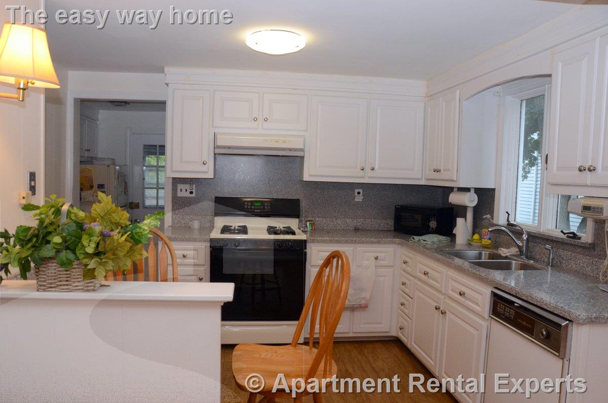 3 bed, 1 bath apartment for rent at 232 Main St, Tufts — photo 1 of 24
