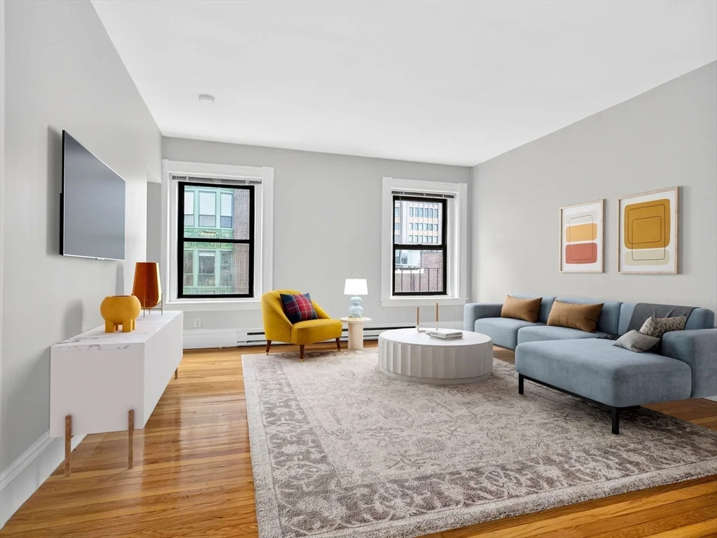 Studio bed, 1 bath apartment for rent at 232 Newbury St Unit 42, Back Bay — photo 1 of 6