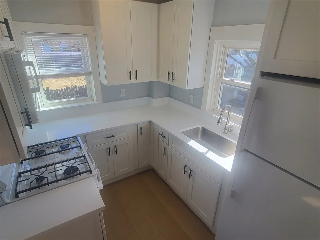 4 bed, 1 bath apartment for rent at 232 North St Unit 1, North Weymouth — photo 1 of 16
