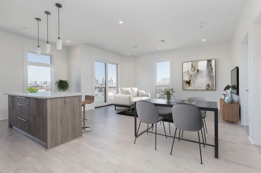 1 bed, 1 bath apartment for rent at 232 Old Colony Ave Unit 401, South Boston — photo 1 of 10