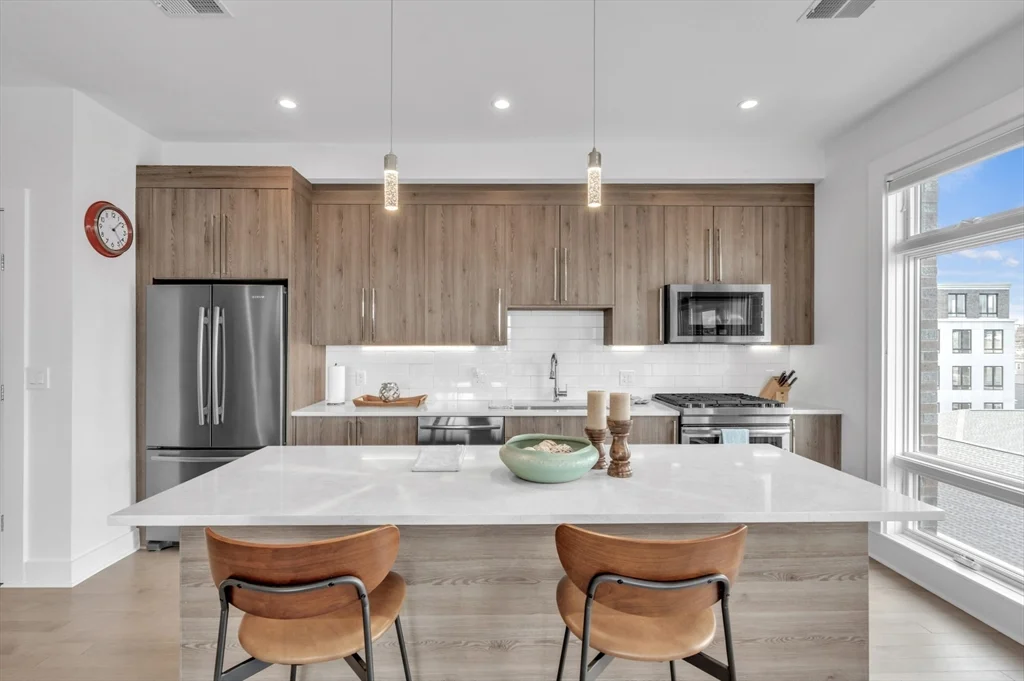 2 bed, 2 bath apartment for rent at 232 Old Colony Ave Unit 504, South Boston — photo 3 of 17