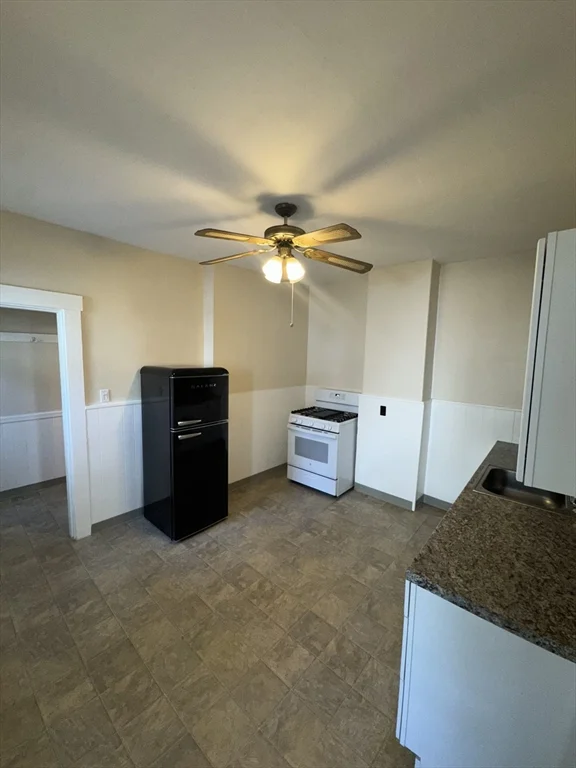 1 bed, 1 bath apartment for rent at 232 River St Unit 1, Waltham — photo 8 of 14