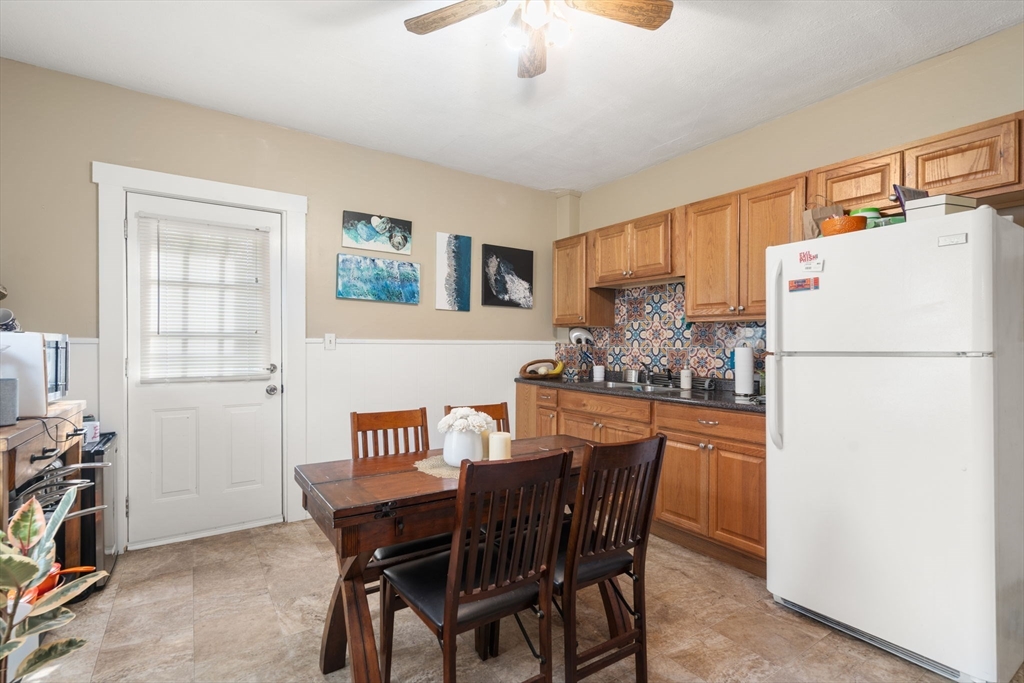 3 bed, 1 bath apartment for rent at 232 River St Unit 2, Waltham — photo 4 of 13