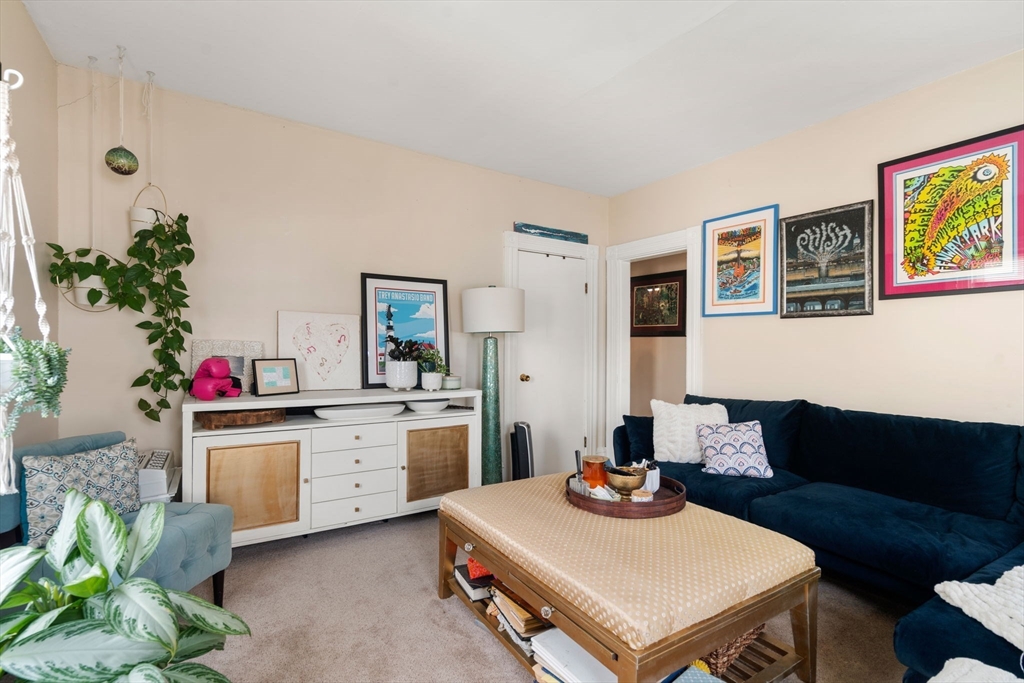 3 bed, 1 bath apartment for rent at 232 River St Unit 2, Waltham — photo 6 of 13