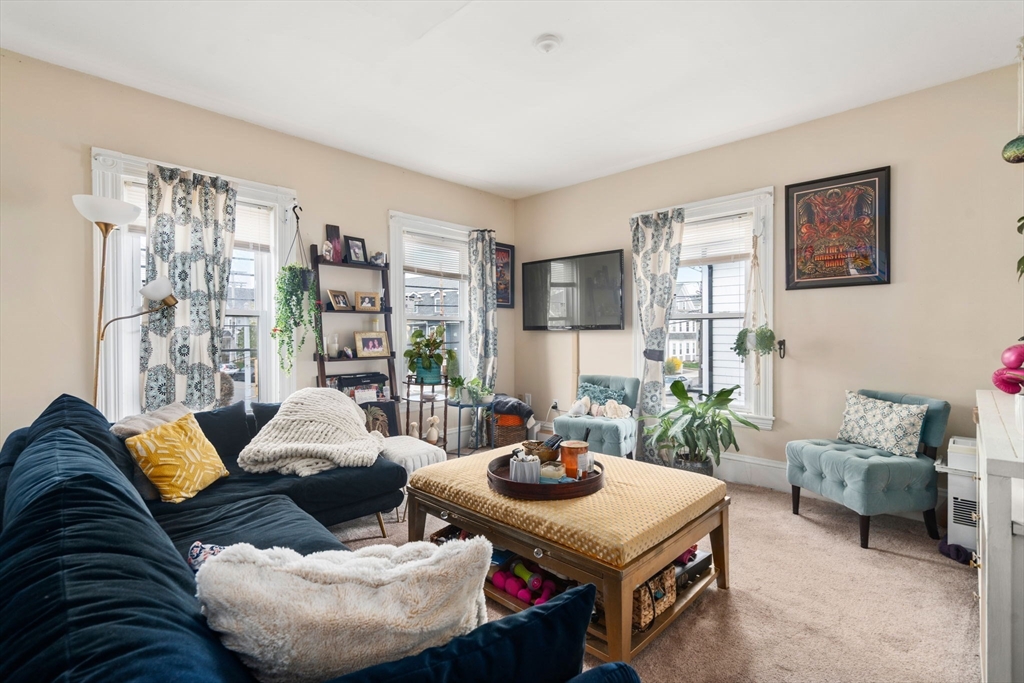 3 bed, 1 bath apartment for rent at 232 River St Unit 2, Waltham — photo 5 of 13