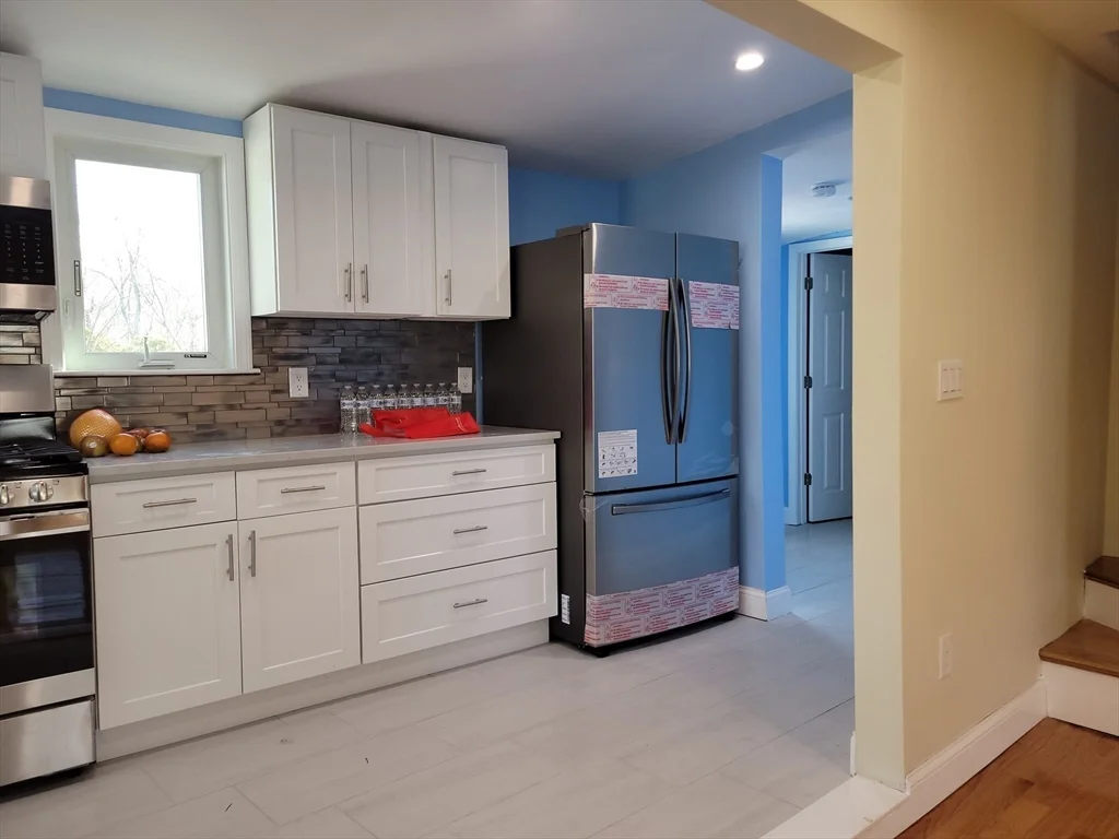 3 bed, 2 bath apartment for rent at 232 Summer St, Weymouth Landing — photo 4 of 15