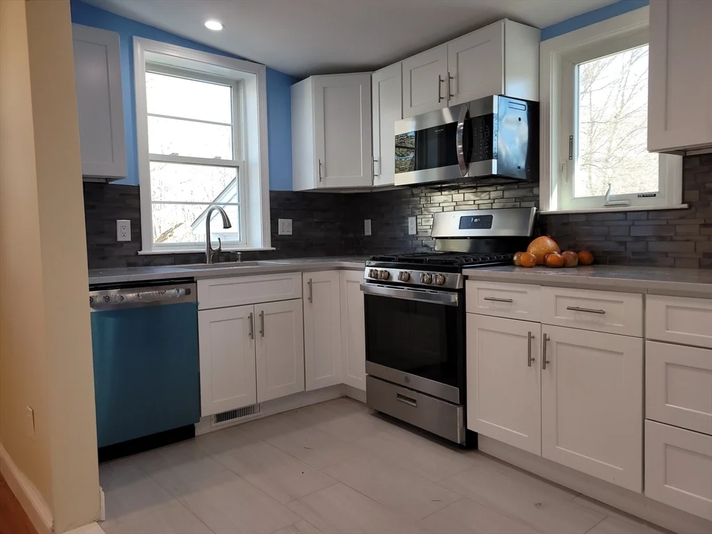 3 bed, 2 bath apartment for rent at 232 Summer St, Weymouth Landing — photo 5 of 15