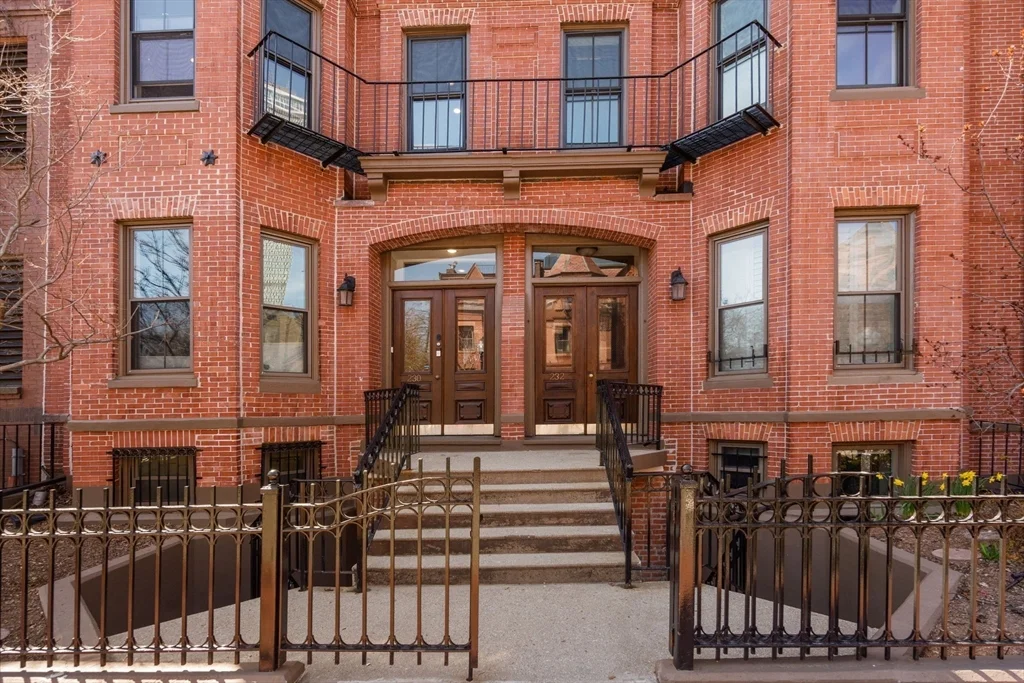2 bed, 1 bath apartment for rent at 232 West Newton Unit E, Back Bay — photo 1 of 13