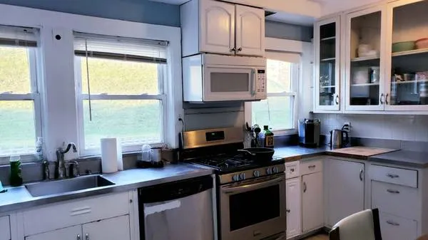 6 bed, 2 bath apartment for rent at 233-235 Commonwealth Ave Unit 1,2, Chestnut Hill — photo 26 of 28