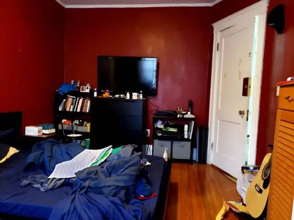 6 bed, 2 bath apartment for rent at 233-235 Commonwealth Ave Unit 1.2, Chestnut Hill — photo 11 of 28