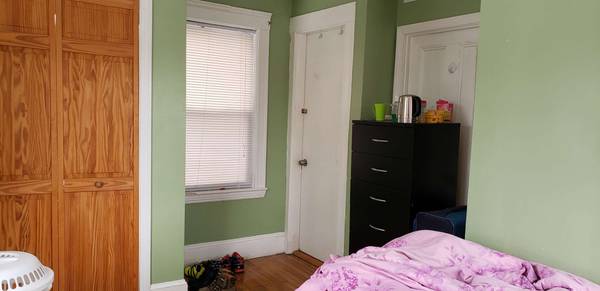 6 bed, 2 bath apartment for rent at 233-235 Commonwealth Ave Unit 2, Chestnut Hill — photo 13 of 28