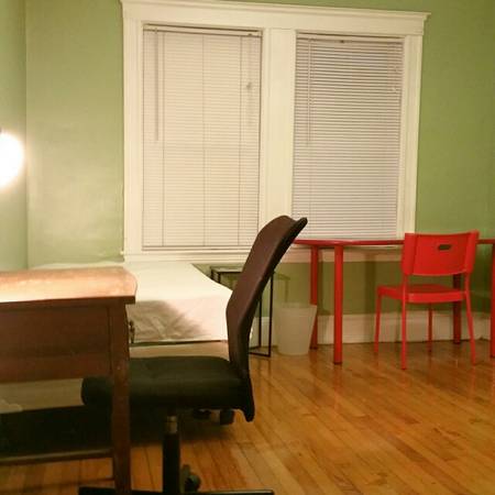 6 bed, 2 bath apartment for rent at 233-235 Commonwealth Ave Unit 2, Chestnut Hill — photo 21 of 28