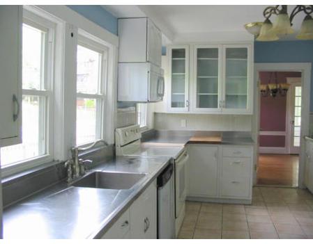 6 bed, 2 bath apartment for rent at 233-235 Commonwealth Ave Unit 2, Chestnut Hill — photo 4 of 28