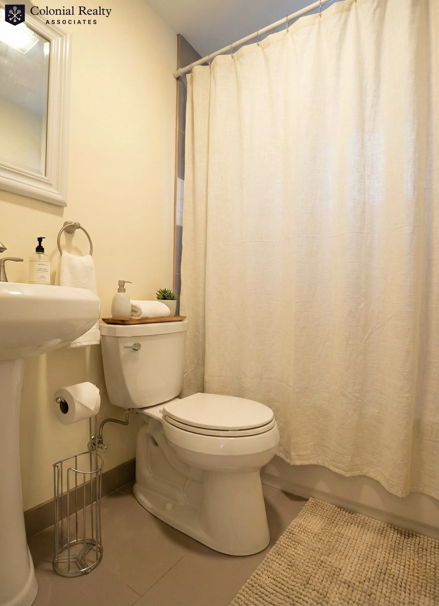 3 bed, 2 bath apartment for rent at 233 Boylston St Unit 03, Boylston Street — photo 6 of 8
