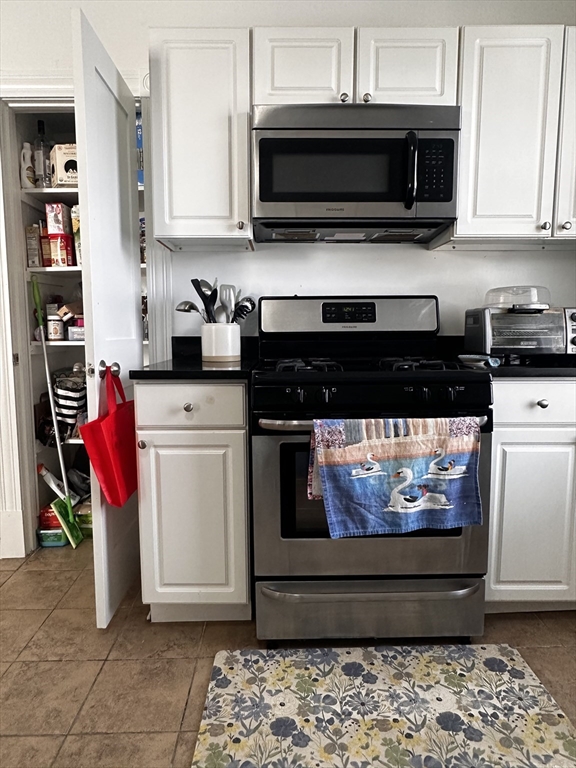 3 bed, 1 bath apartment for rent at 233 Charles St Unit 3, East Cambridge — photo 12 of 15